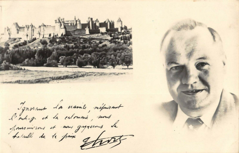 Carte postale ancienne Carcasonne Carte Photo De La Cite Et D'Un Homme Politique