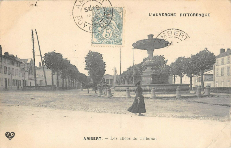Carte postale ancienne Ambert Les Allees Du Tribunal à Ambert