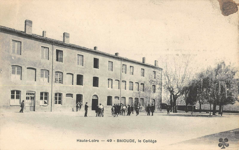 Carte postale ancienne Brioude Le College