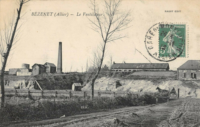 Carte postale ancienne Le Ventilateur à Bézenet