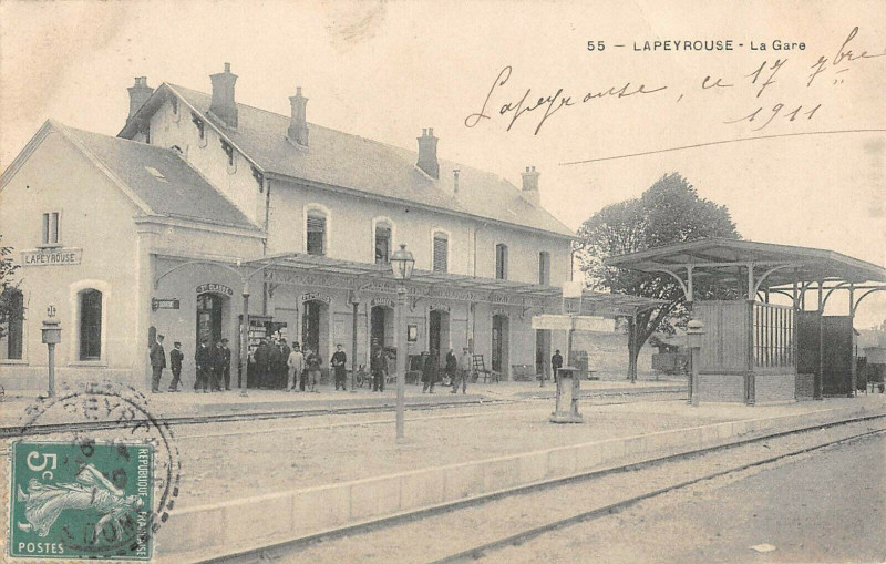 Carte postale ancienne Lapeyrouse La Gare à Lapeyrouse