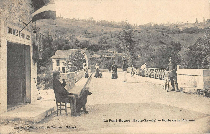 Carte postale ancienne Le Pont Rouge Poste De La Douane (Haute Savoie