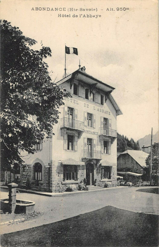 Carte postale ancienne Abondance Hotel De L'Abbaye à Abondance