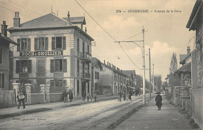 Carte postale ancienne Annemasse Avenue De La Gare à Annemasse