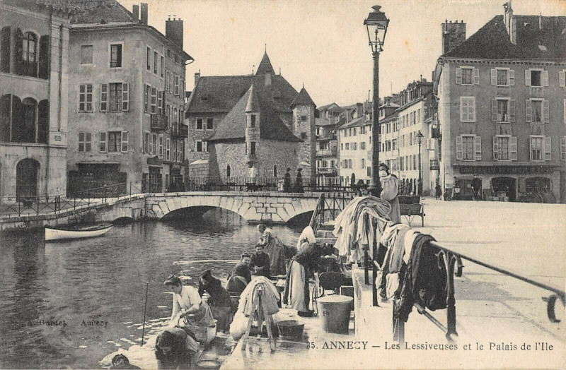 Carte postale ancienne Annecy Les Lessiveuses à Annecy