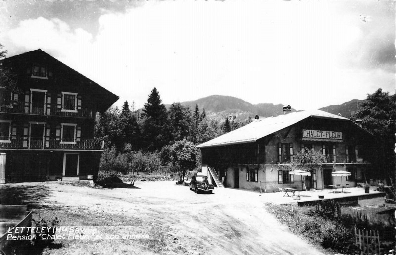 Carte postale ancienne L'Etteley Pension Chalet Fleuri Et Son Annexe