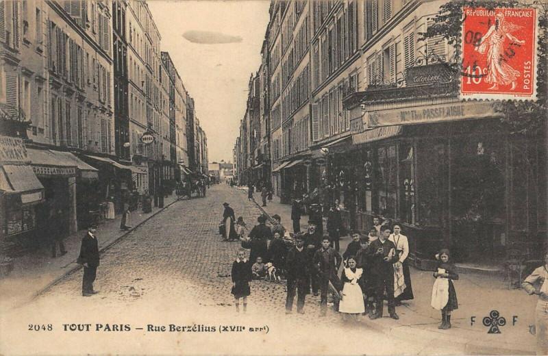 Carte postale ancienne Rue Berzélius à Paris 17e