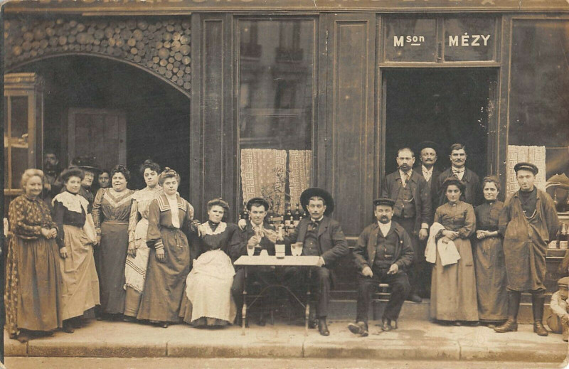 Carte postale ancienne Avenue de Villiers - Maison Mézy à Paris 17e
