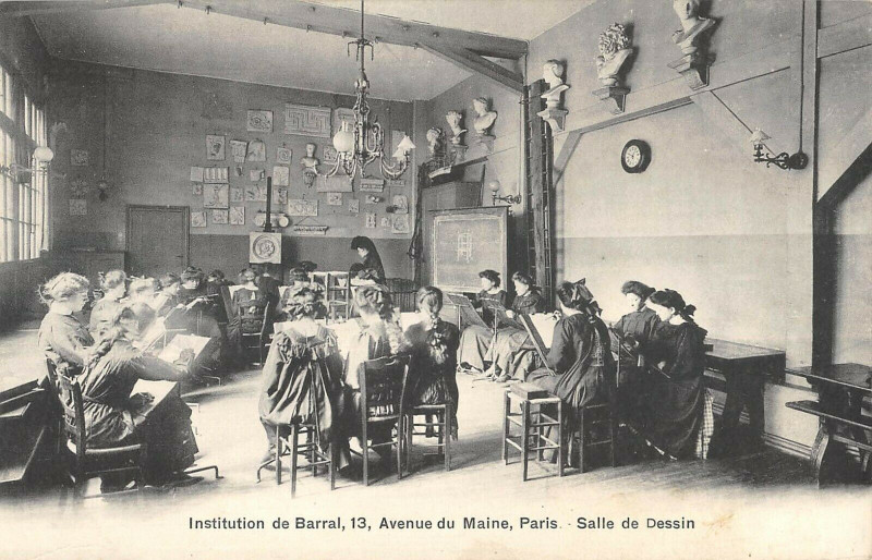Carte postale ancienne Paris XIVe Institution De Barral Avenue Du Maine Salle De Dessin à Paris 14e