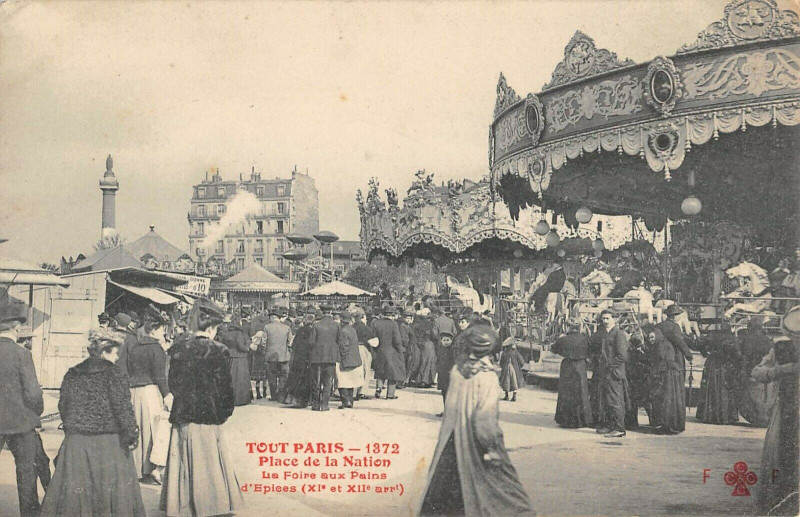 Carte postale ancienne Paris XIe Tout Paris Place De La Nation La Foire Aux Pains D'Epice Manege à Paris 11e