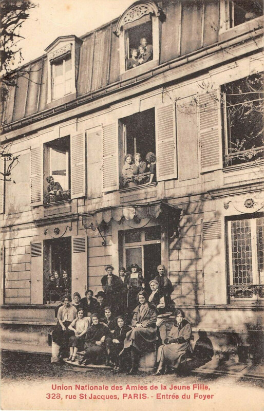 Carte postale ancienne Paris Ve Union Nationale Des Amies De La Jeune Fille Rue Saint-Jacques Entre à Paris 5e