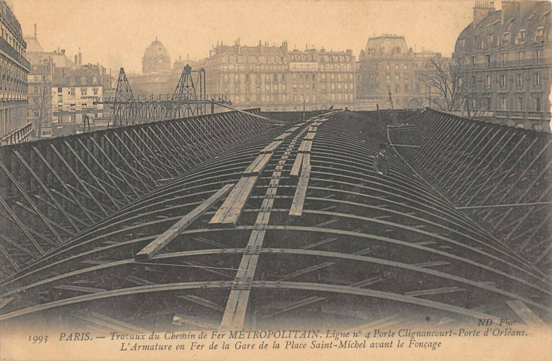 Carte postale ancienne Paris Travaux Chemin Fer Metropolitain Ligne N°4 Porte Clignancourt Armat à Paris