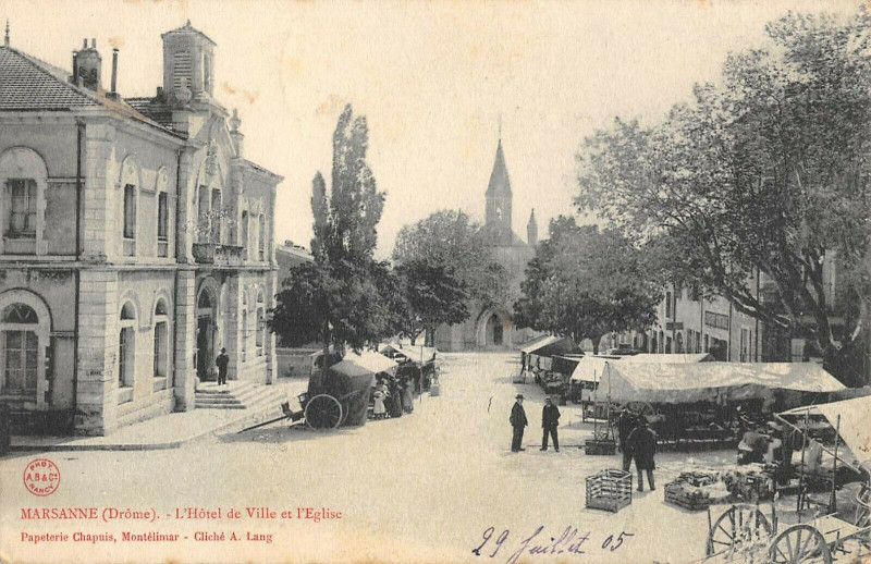 Carte postale ancienne Marsanne Hotel De Ville Et Eglise à Marsanne