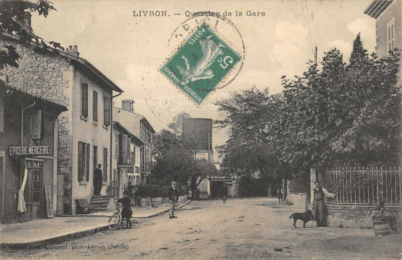 Carte postale ancienne Livron Quartier De La Gare