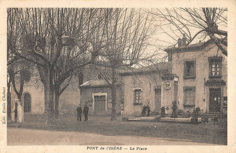 Carte postale ancienne Pont De L'Isere La Place
