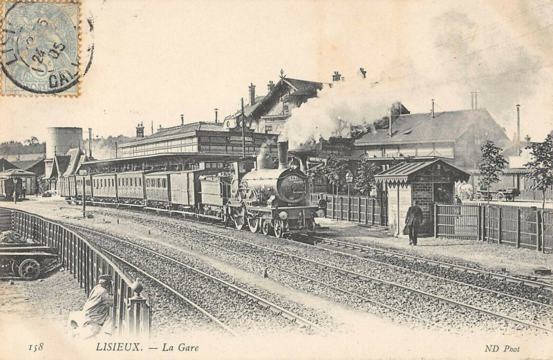 Carte postale ancienne Lisieux La Gare (train à Lisieux