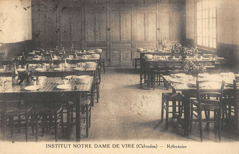 Carte postale ancienne Institut Notre Dame De Vire Refectoire