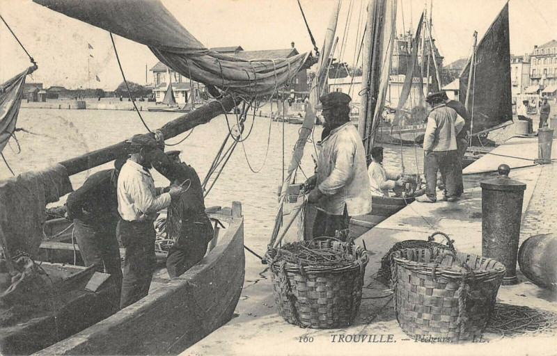 Carte postale ancienne Trouville Pecheurs