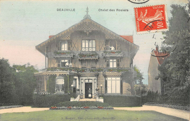 Carte postale ancienne Deauville Chalet Des Rosiers à Deauville