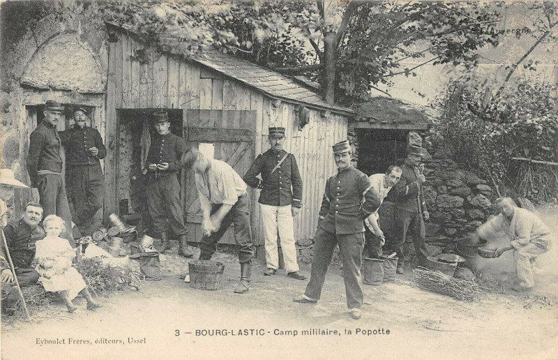 Carte postale ancienne Bourg Lastic Camp Militaire La Popotte à Lastic