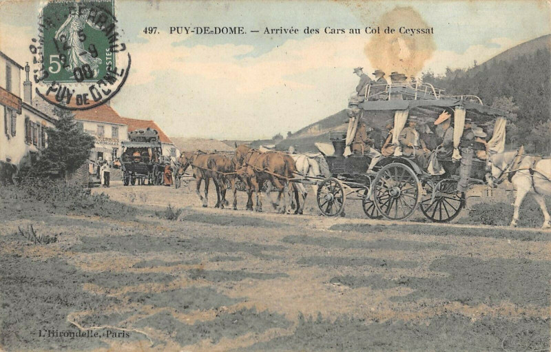 Carte postale ancienne Puy De Dome Arrivee Des Cars Au Col De Ceyssat à Ceyssat