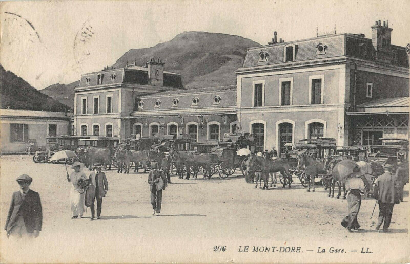Carte postale ancienne Le Mont Dore La Gare à Mont-Dore