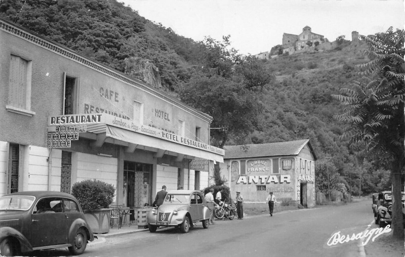 Carte postale ancienne Gorges De L'Allier Hotel Cellerier