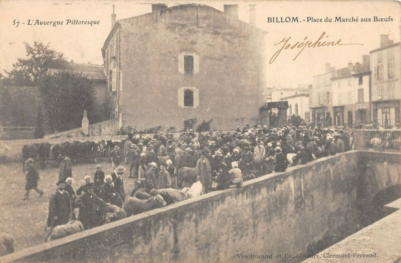 Carte postale ancienne Billom Place Du Marche Aux Boeufs à Billom