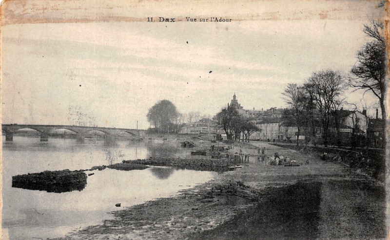 Carte postale ancienne Dax (Landes) - rives de l'Adour 16