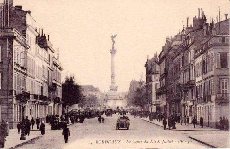 Carte postale ancienne Bordeaux - Cours du Xxx Juilliet 11 à Bordeaux