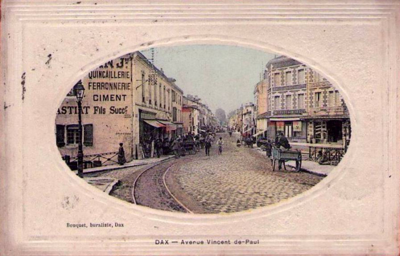 Carte postale ancienne Dax (Landes) - route de Saint-Vincent-de-Paul 11