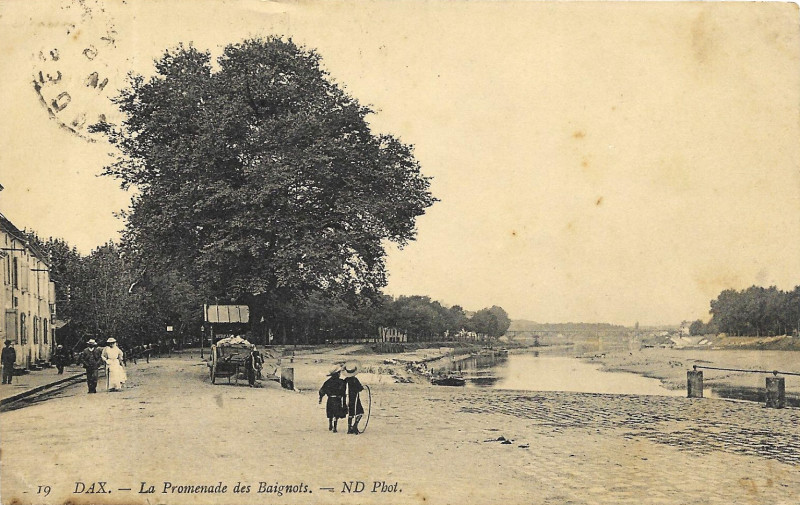 Carte postale ancienne Dax (Landes) - Promennade des Baignots 5