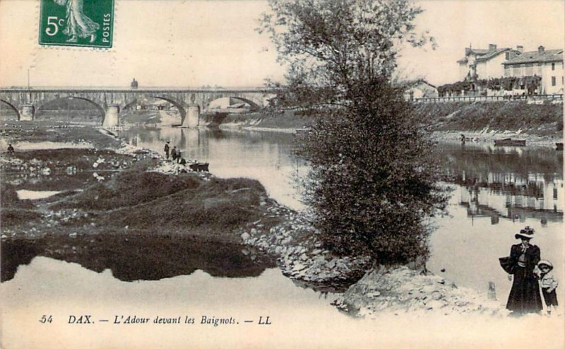 Carte postale ancienne Dax (Landes) - rives de l'Adour 17