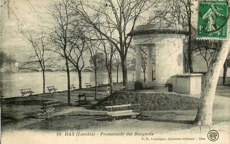 Carte postale ancienne Dax (Landes) - Promennade des Baignots 7