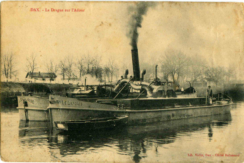 Carte postale ancienne Dax (Landes) - La Drague sur l'Adour