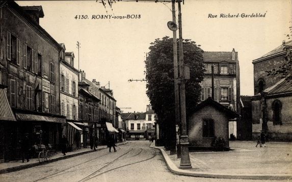 Carte postale ancienne Rosny-sous-Bois.Rue Richard-Gardebled.Derrière l'église