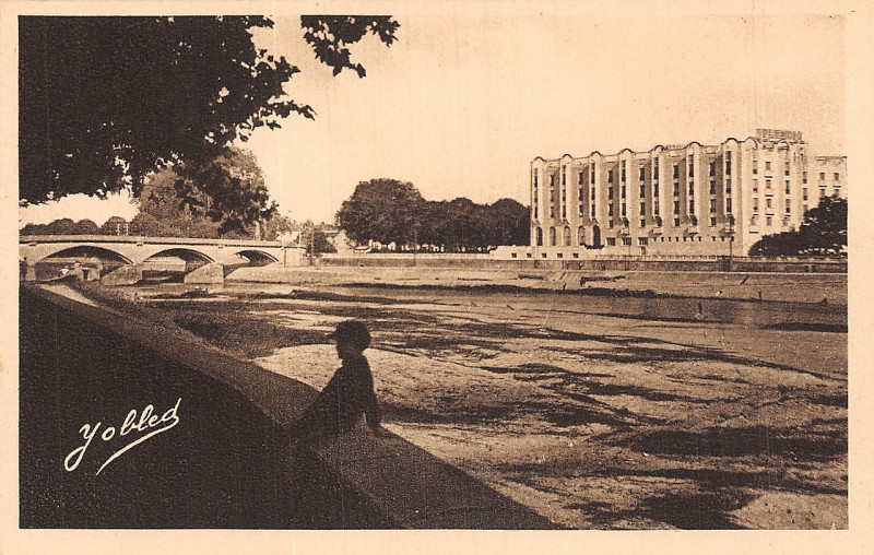 Carte postale ancienne Dax (Landes) - rives de l'Adour 5