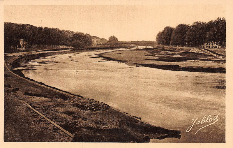 Carte postale ancienne Dax (Landes) - rives de l'Adour 2