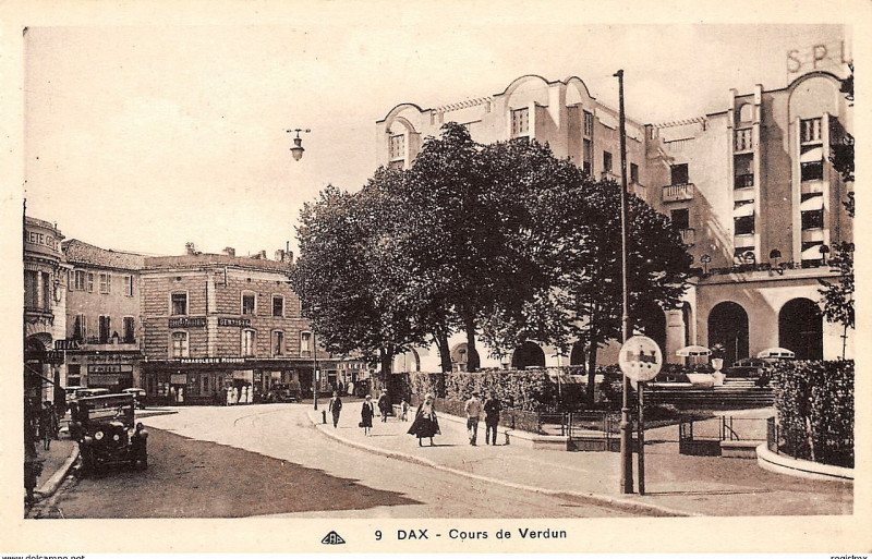 Carte postale ancienne Dax (Landes) - Cours de Verdun et Hôtel Splendid