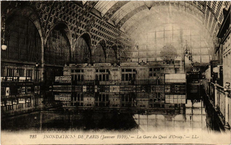 Carte postale ancienne Paris La Gare du Qaui d'Orsay Inondations 1910 à Paris