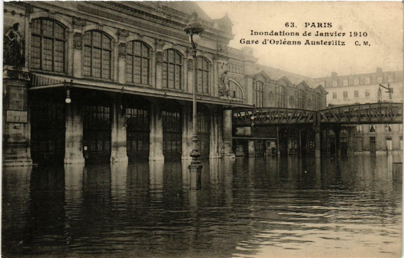 Carte postale ancienne Paris Gare d'Orleans Austerlitz Inondations 1910 à Paris