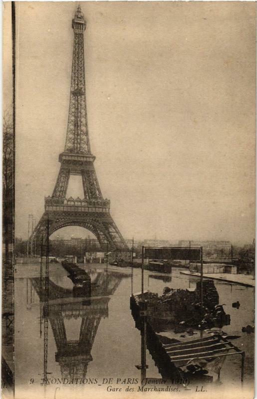 Carte postale ancienne Paris Gare des Marchandises Inondations 1910 à Paris