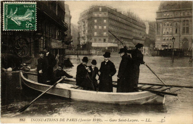 Carte postale ancienne Paris Gare Saint-Lazare Inondations 1910 à Paris