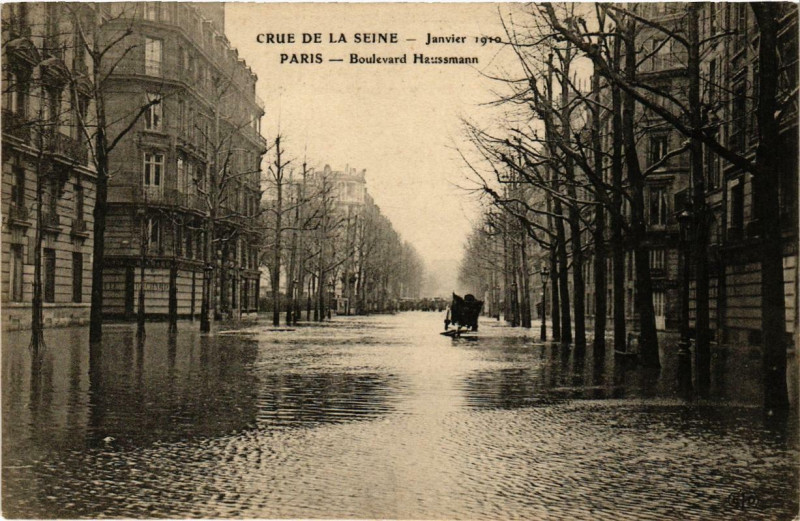 Carte postale ancienne Paris Boulevard Haussmann Inondations 1910 à Paris