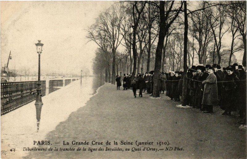 Carte postale ancienne Paris Debordement de la trnahcée Inondations 1910 à Paris