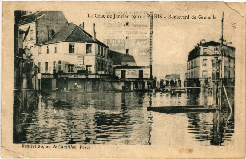 Carte postale ancienne Paris Boulevard de Grenelle Inondations 1910 à Paris