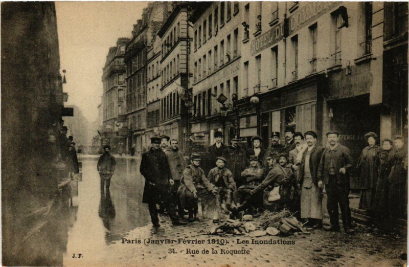 Carte postale ancienne Paris Rue de la Roquette Inondations 1910 à Paris