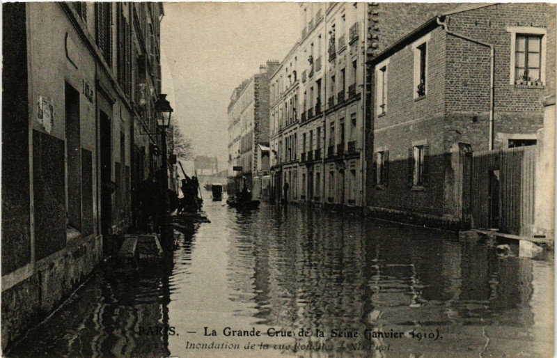 Carte postale ancienne Paris Rue Rouelle Inondations 1910 à Paris