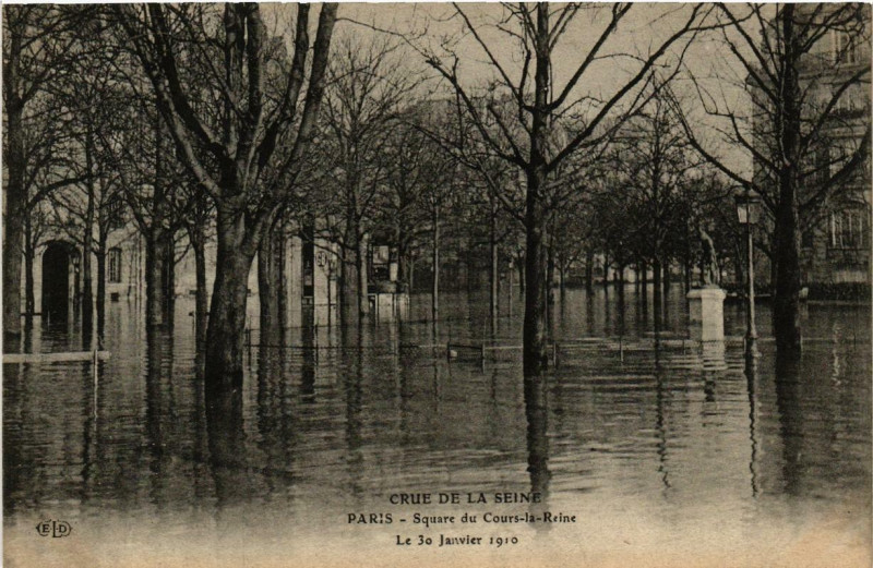 Carte postale ancienne Paris Square du Cours-la-Reine Inondations 1910 à Paris