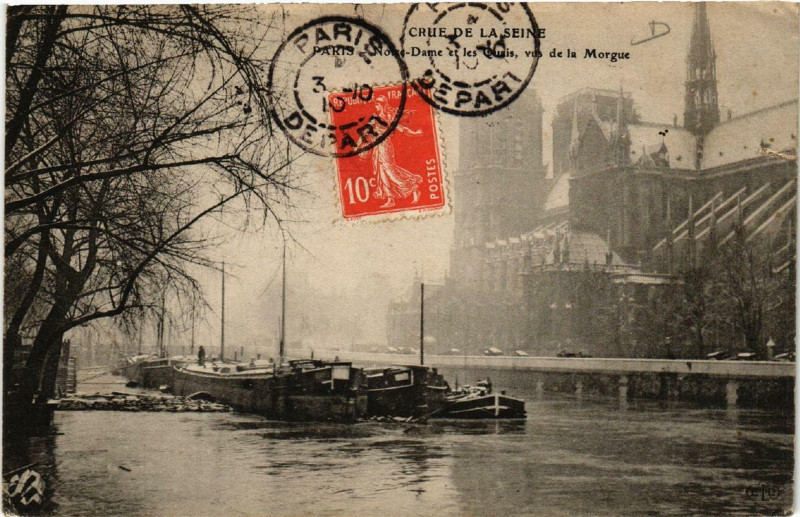 Carte postale ancienne Paris N.-D. et les Quais Inondations 1910 à Paris